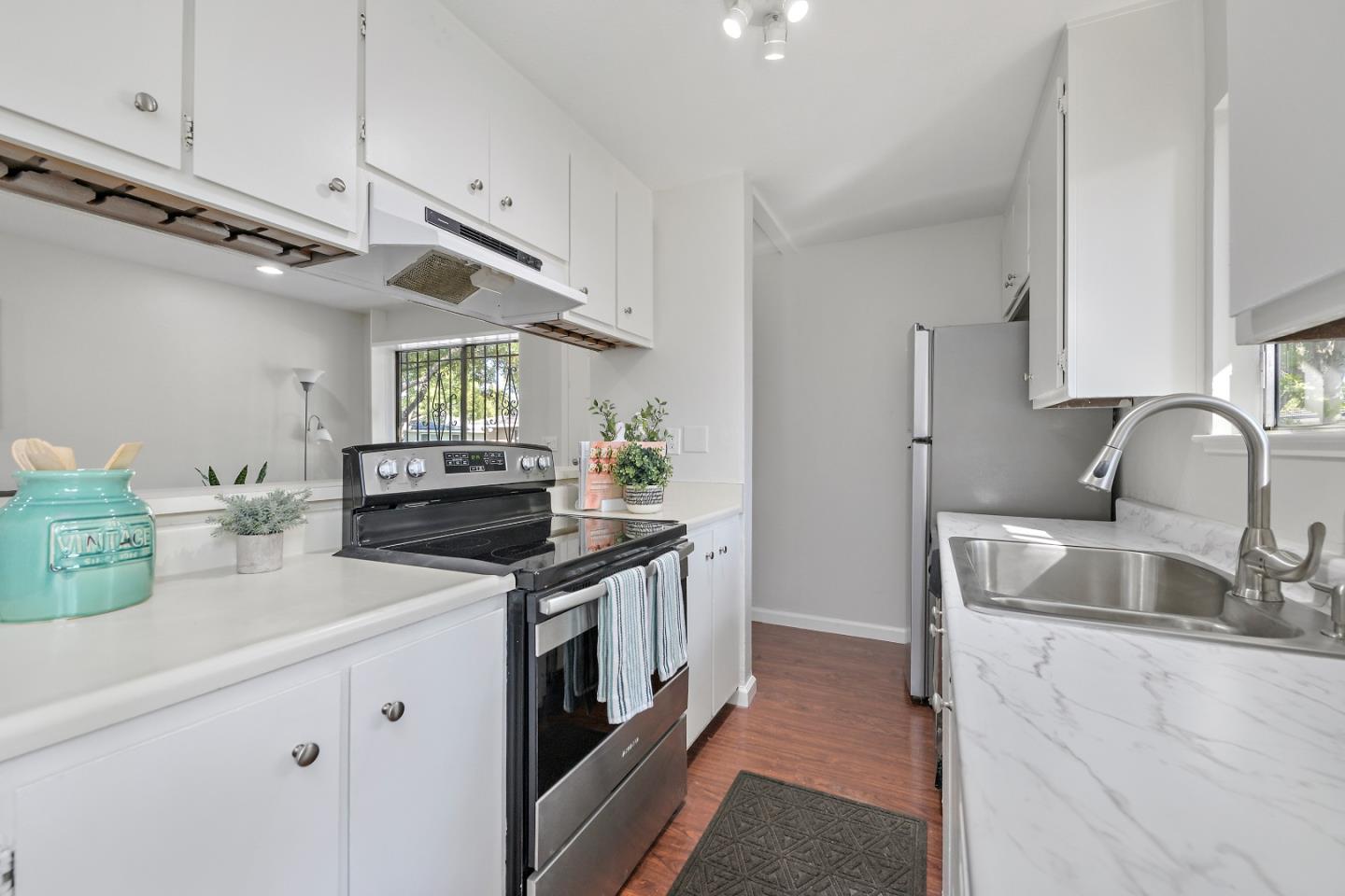 766 Warring Drive Unit: 4