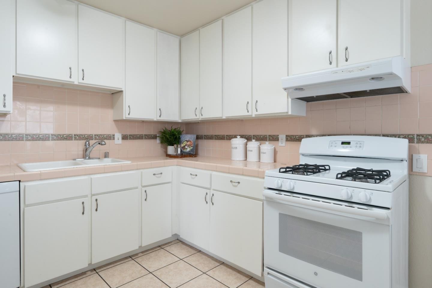 1752 Mendocino Street