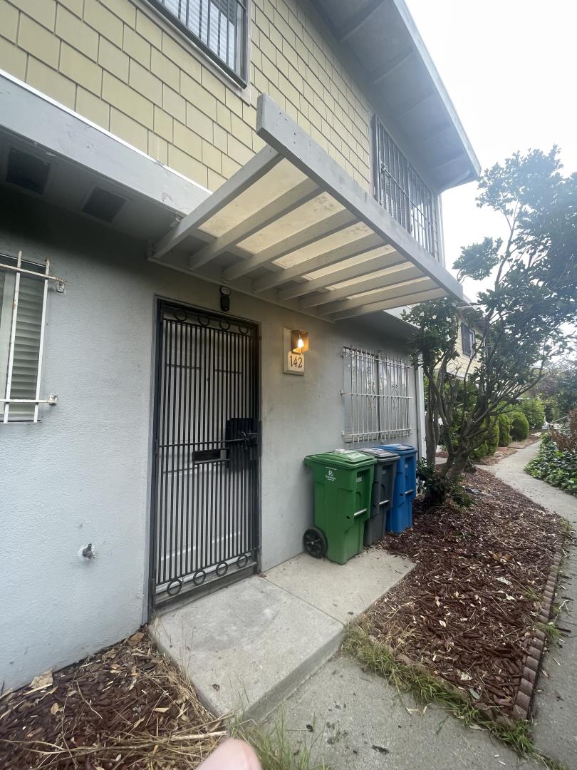 142 Albatross Court Unit: 10