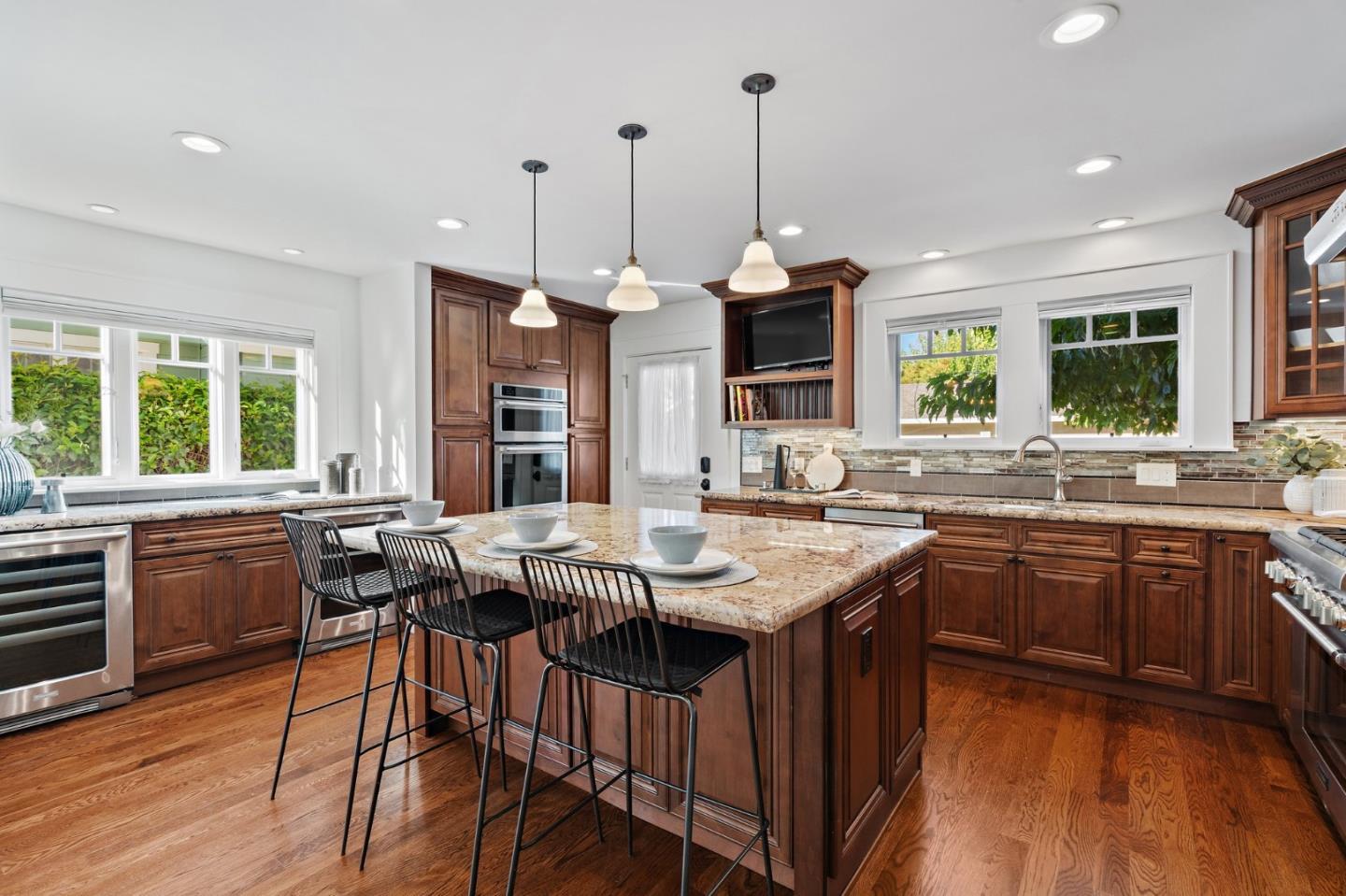 1377 Yosemite Avenue