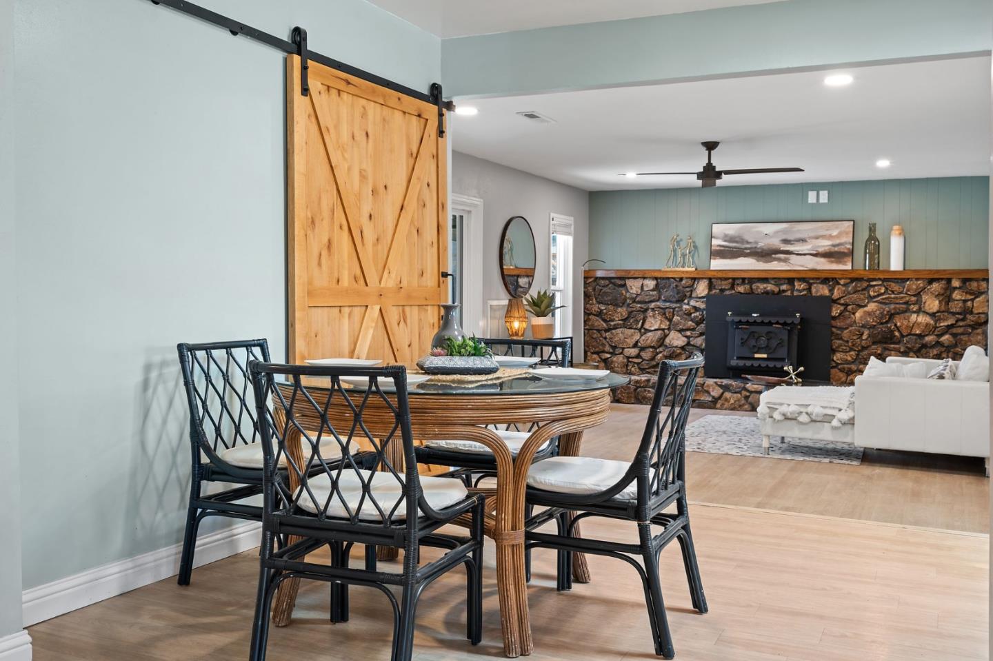 15590 La Alameda Drive