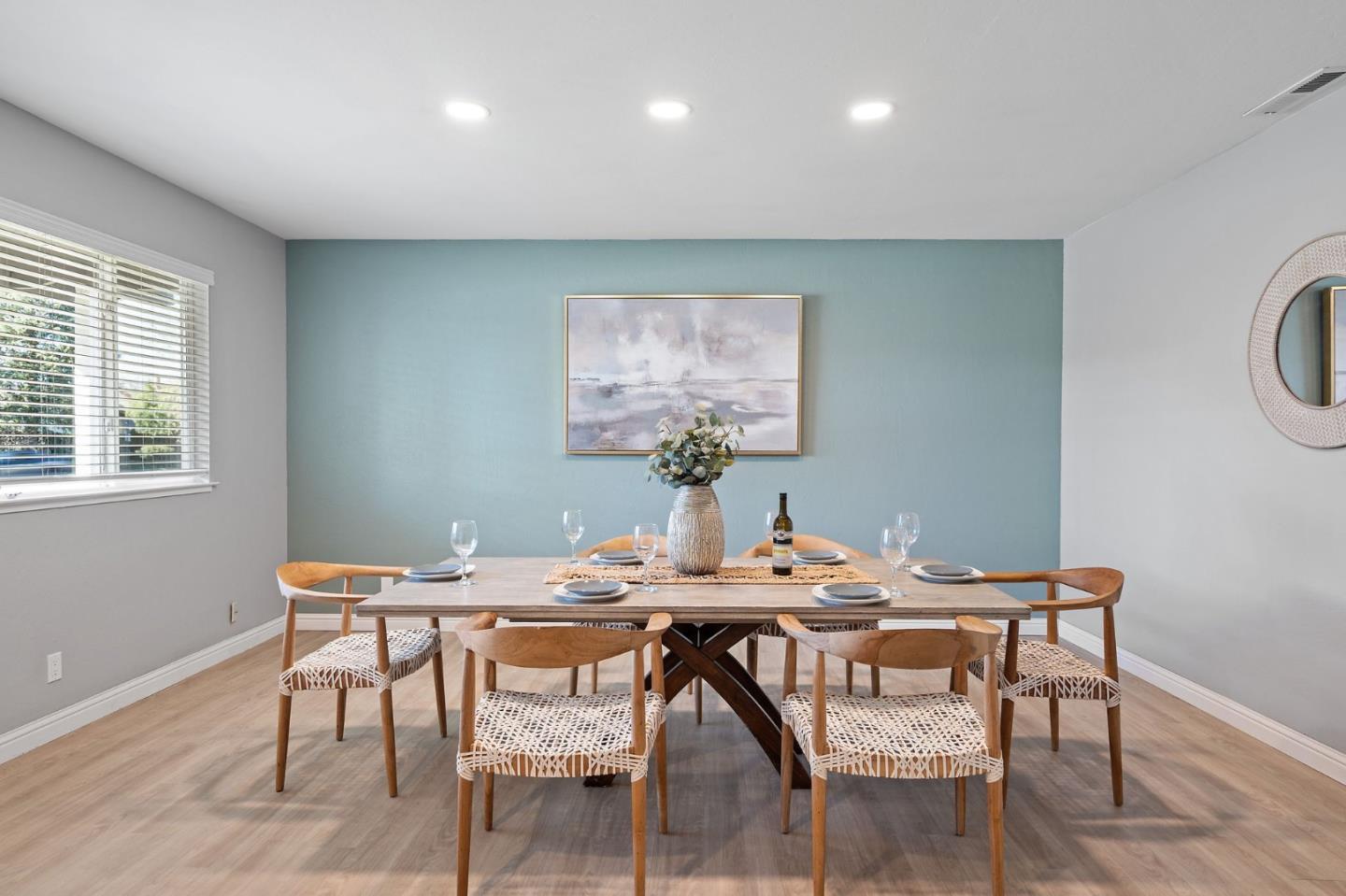 15590 La Alameda Drive