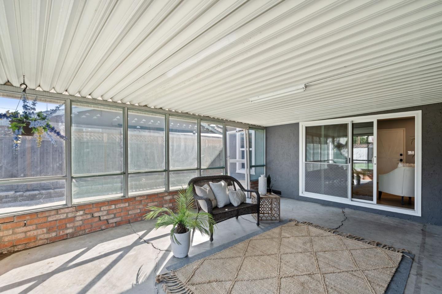 15590 La Alameda Drive