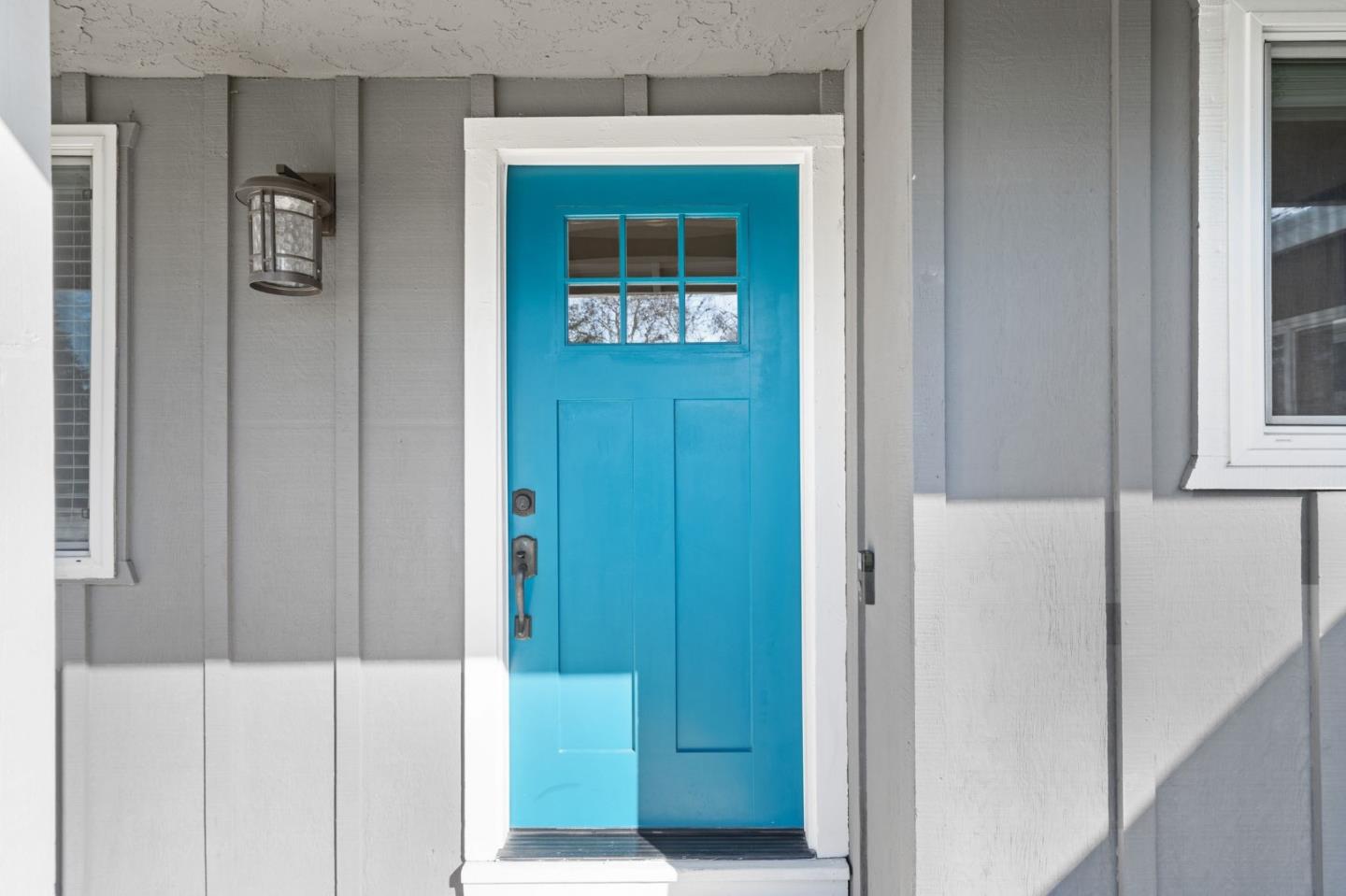 15590 La Alameda Drive