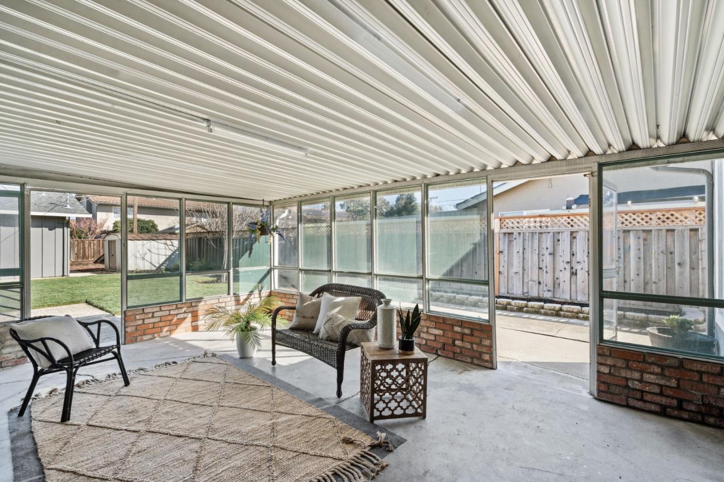 15590 La Alameda Drive