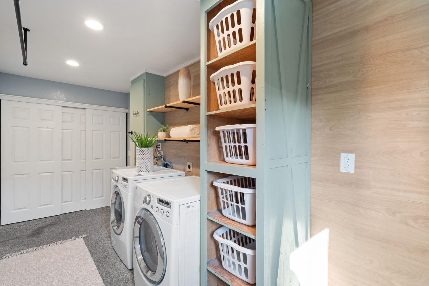 15590 La Alameda Drive