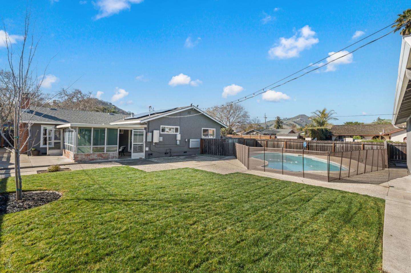 15590 La Alameda Drive