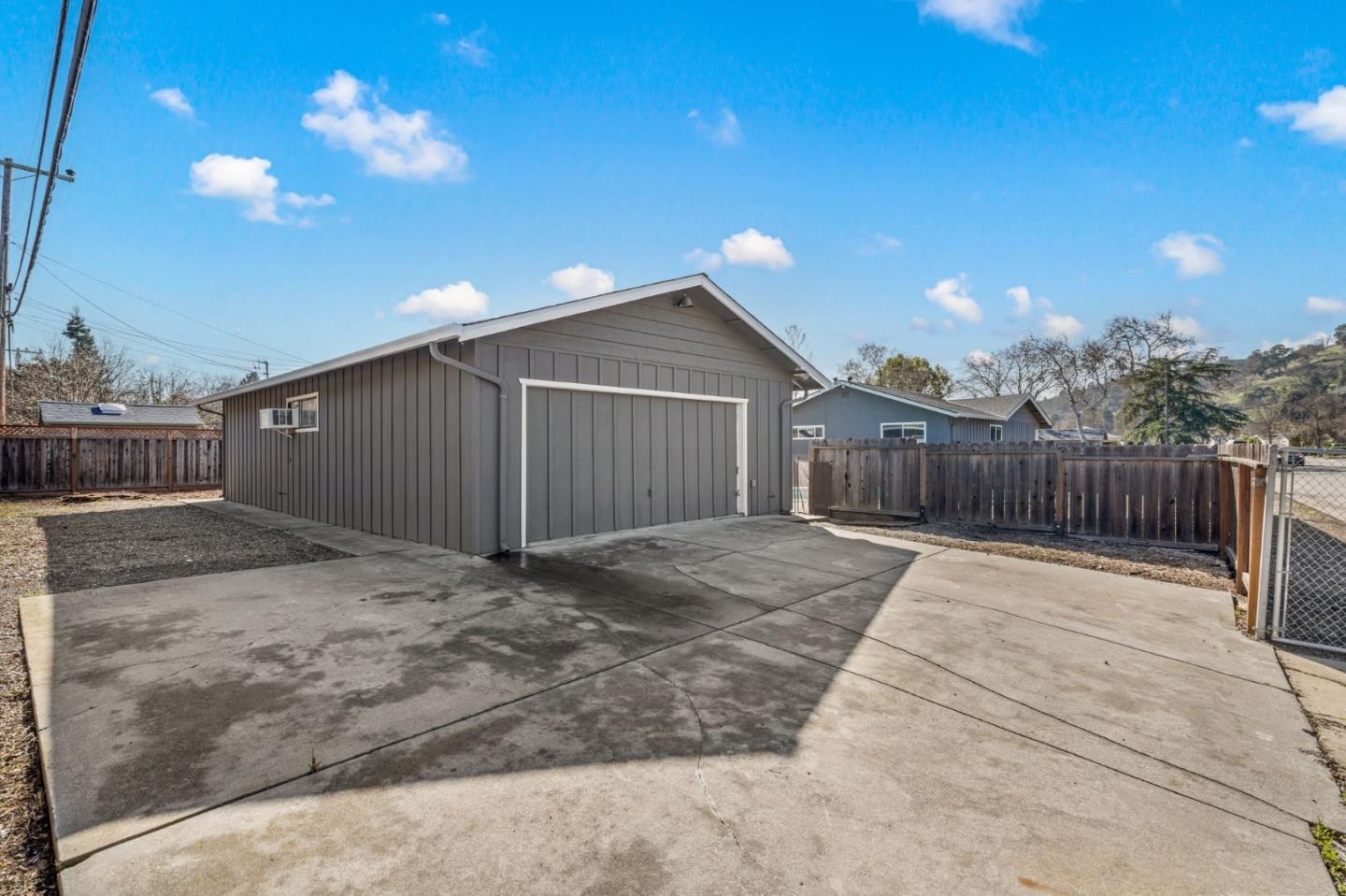 15590 La Alameda Drive