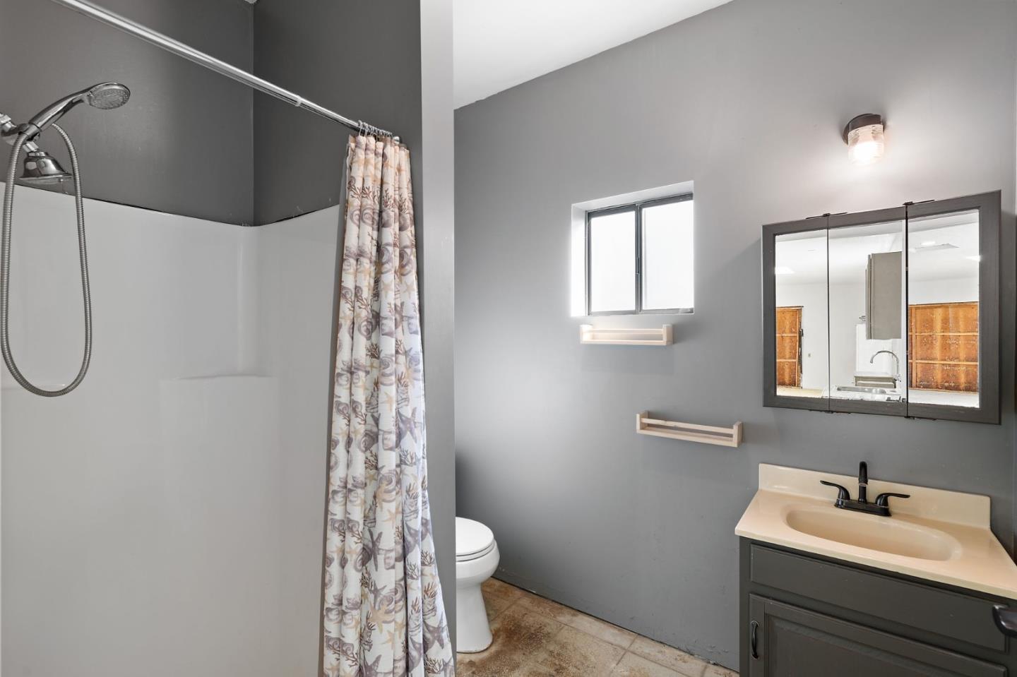 15590 La Alameda Drive