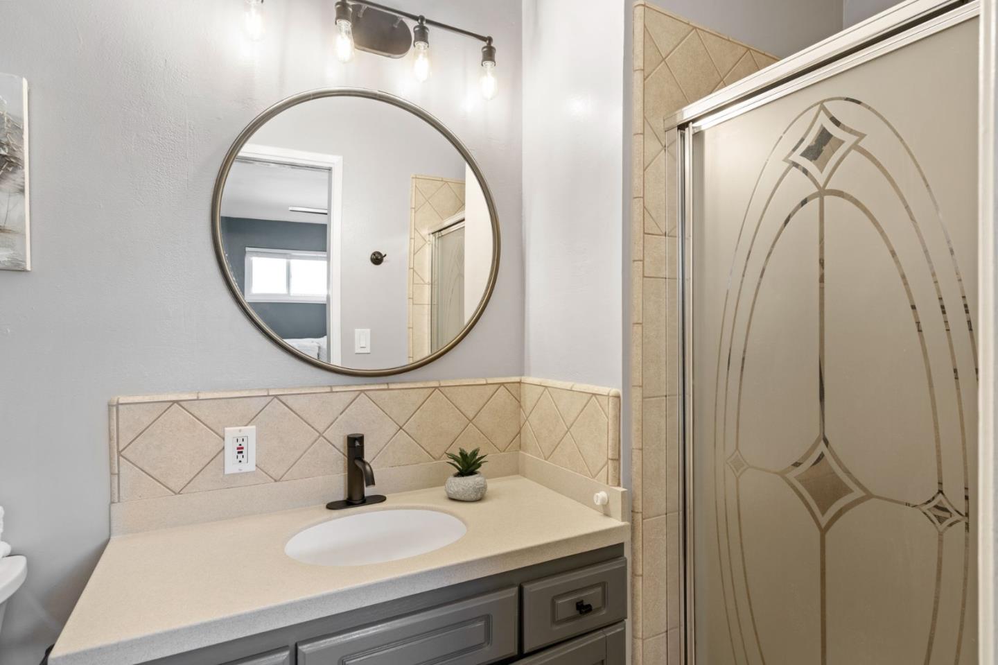 15590 La Alameda Drive