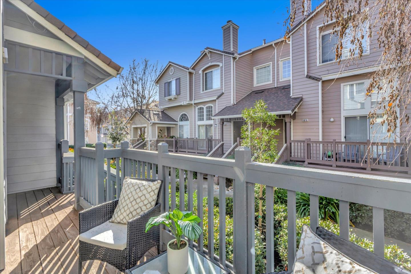 1835 Sterling Landing