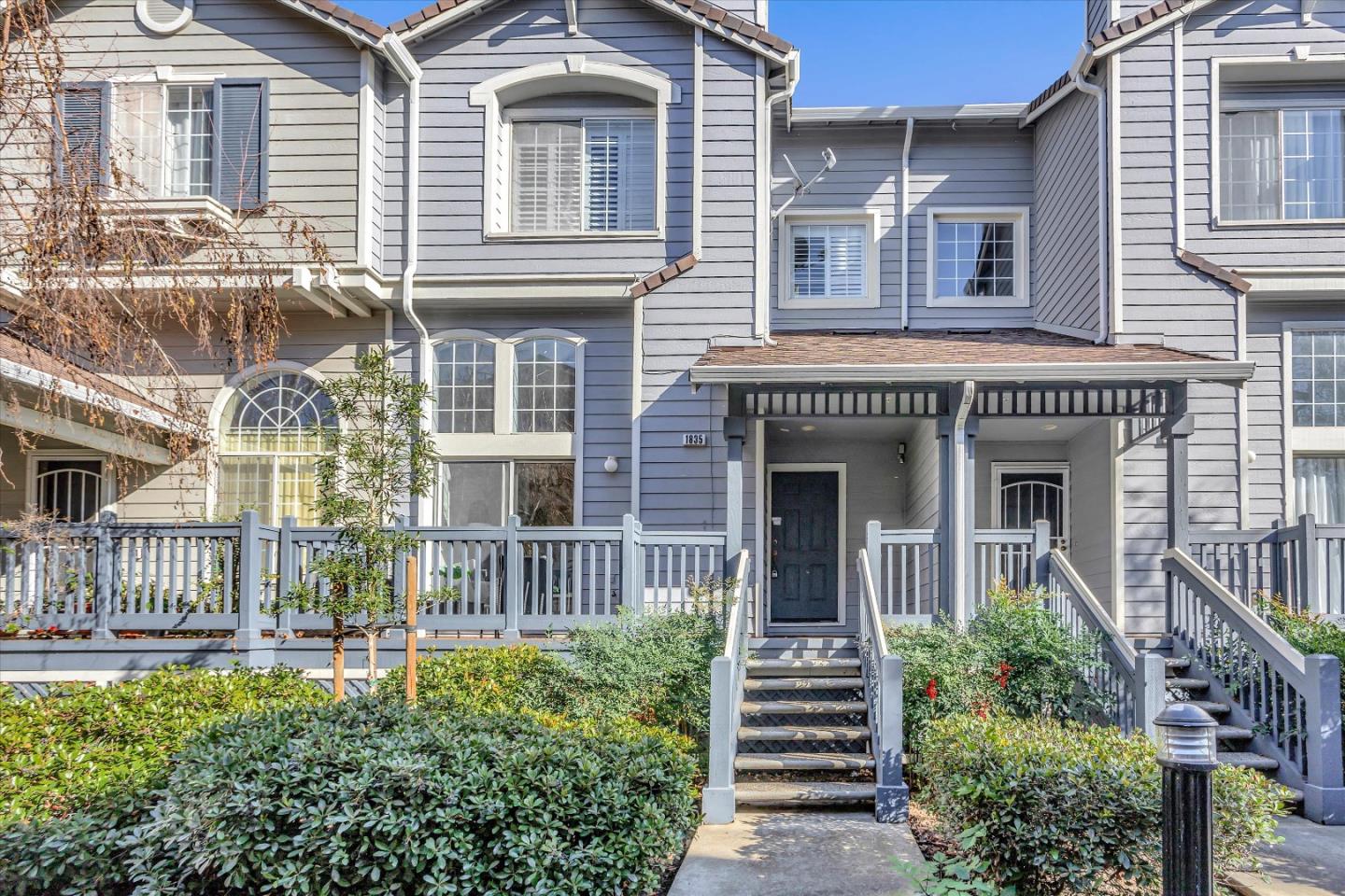 1835 Sterling Landing