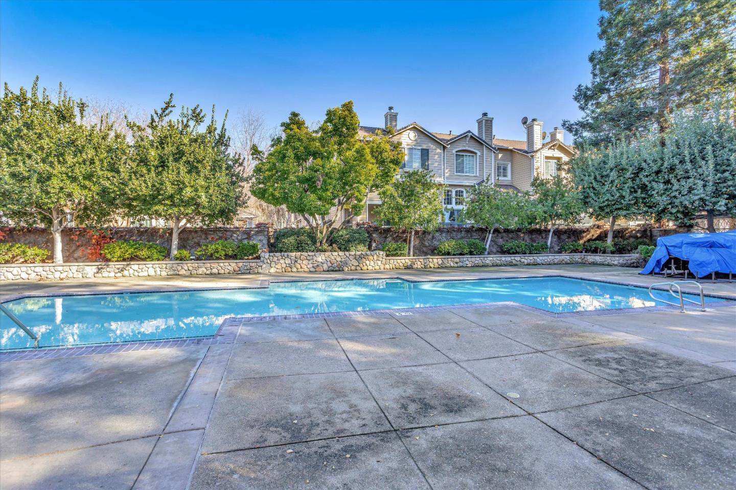 1835 Sterling Landing