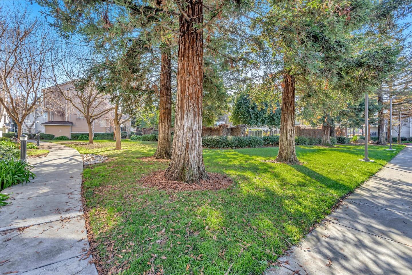 1835 Sterling Landing