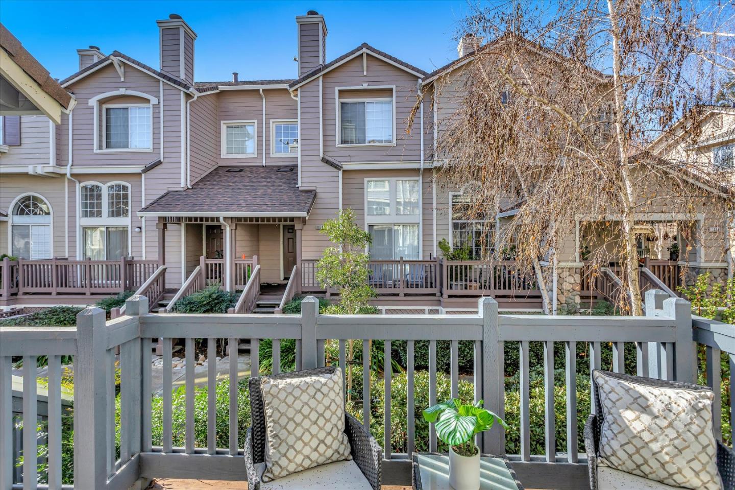 1835 Sterling Landing