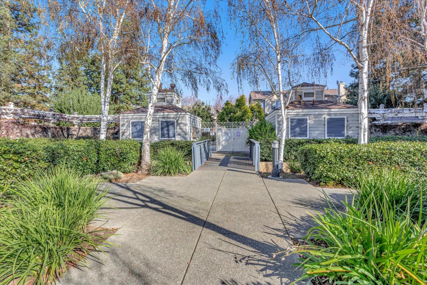 1835 Sterling Landing