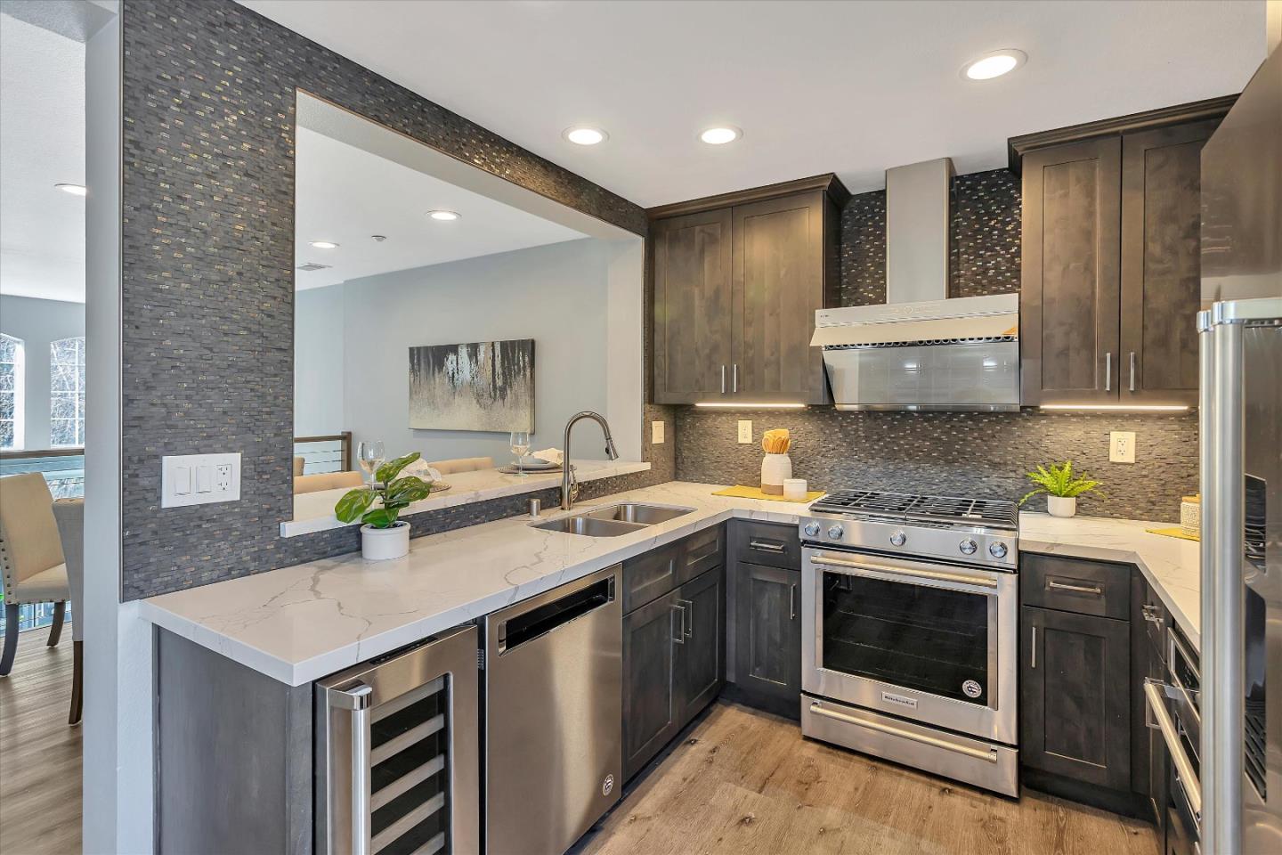 1835 Sterling Landing