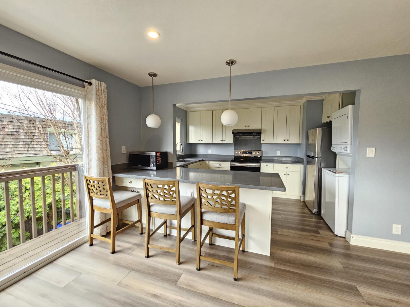 2055 Aldengate Way Unit: 2