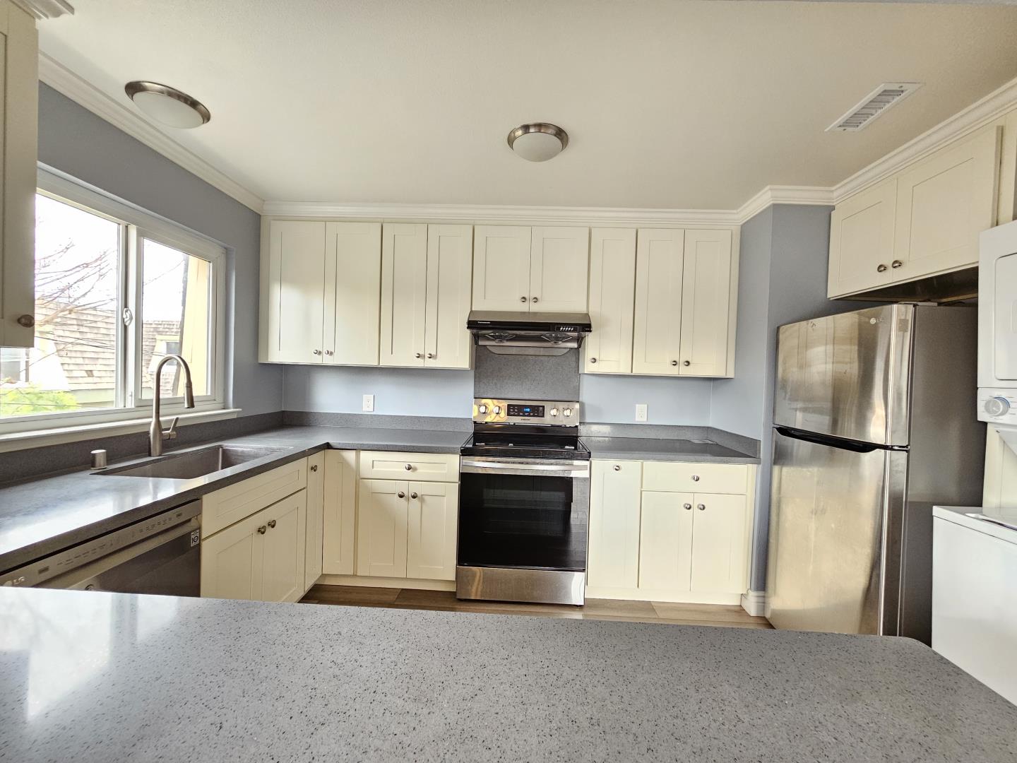 2055 Aldengate Way Unit: 2