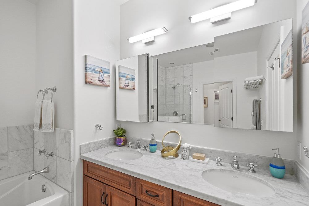 220 View Street Unit: 220