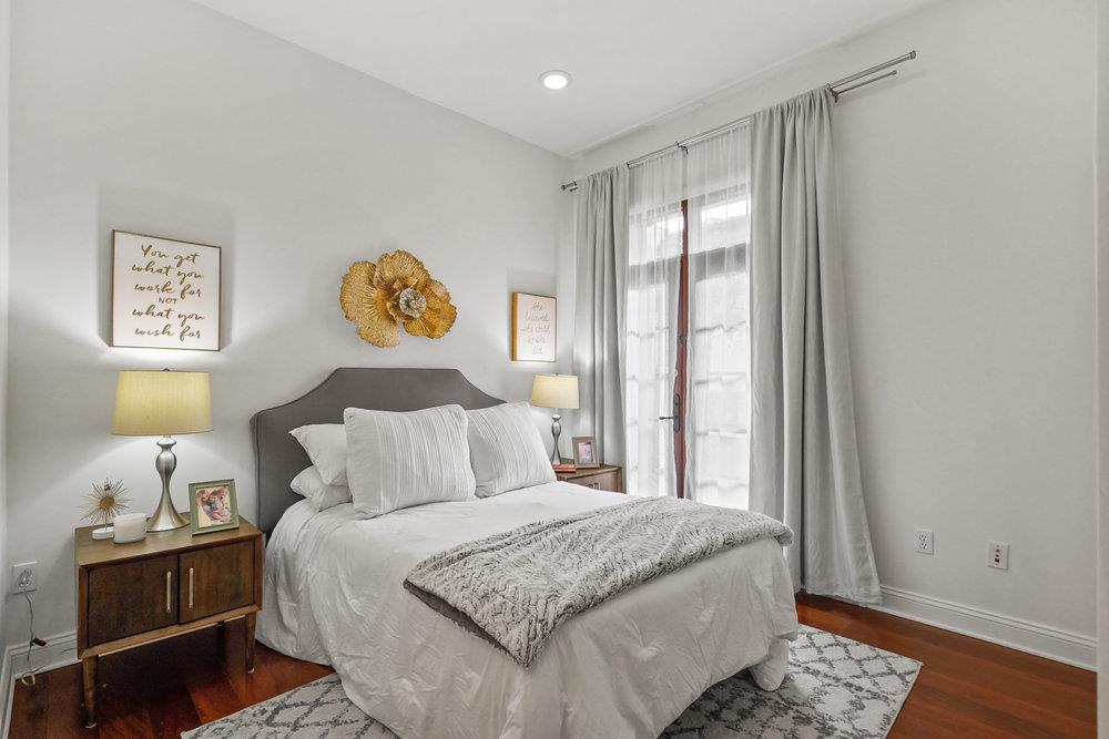 220 View Street Unit: 220