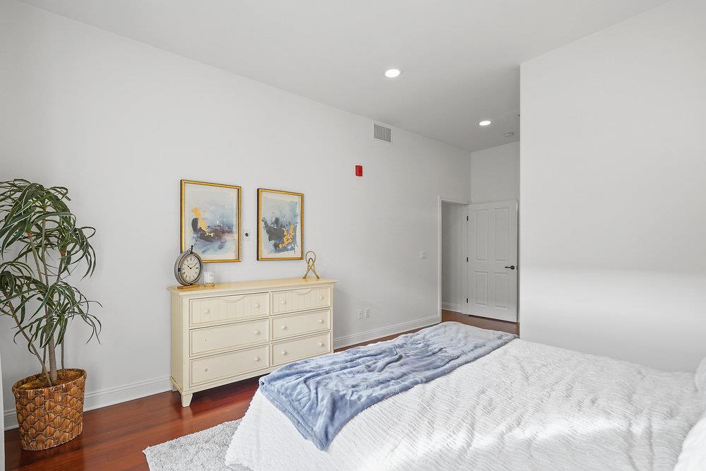 220 View Street Unit: 220