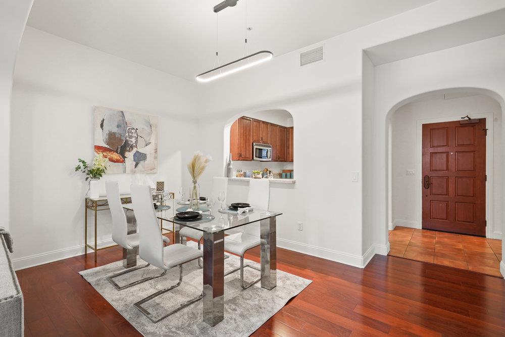 220 View Street Unit: 220