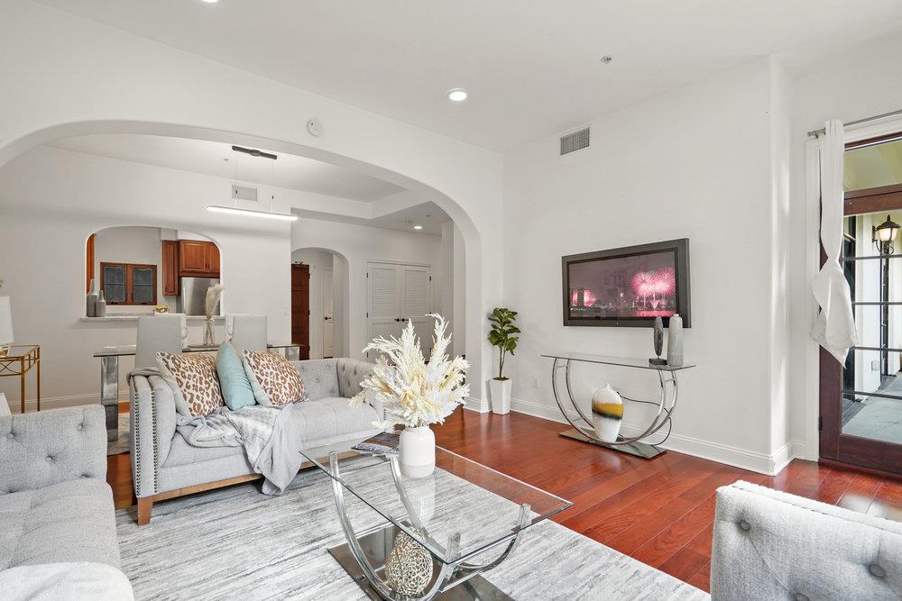 220 View Street Unit: 220