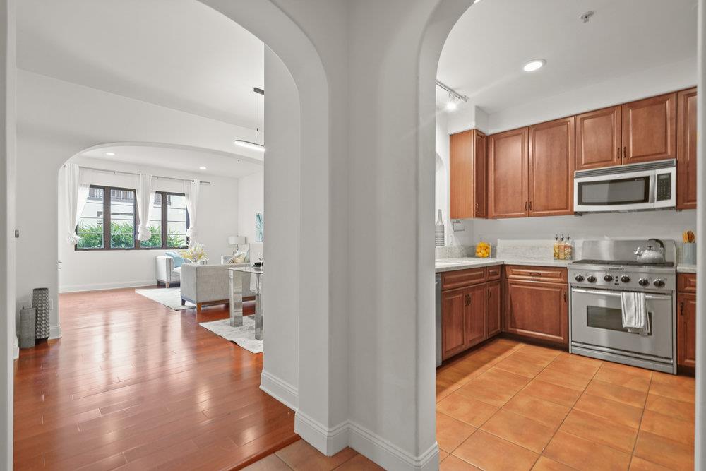 220 View Street Unit: 220