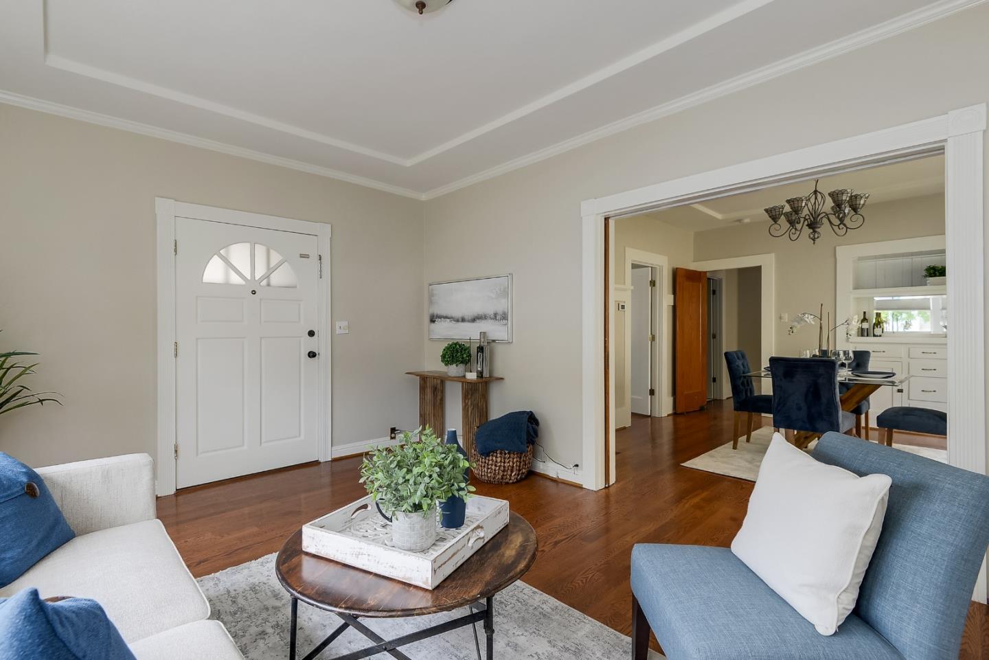 322 E Saint James Street