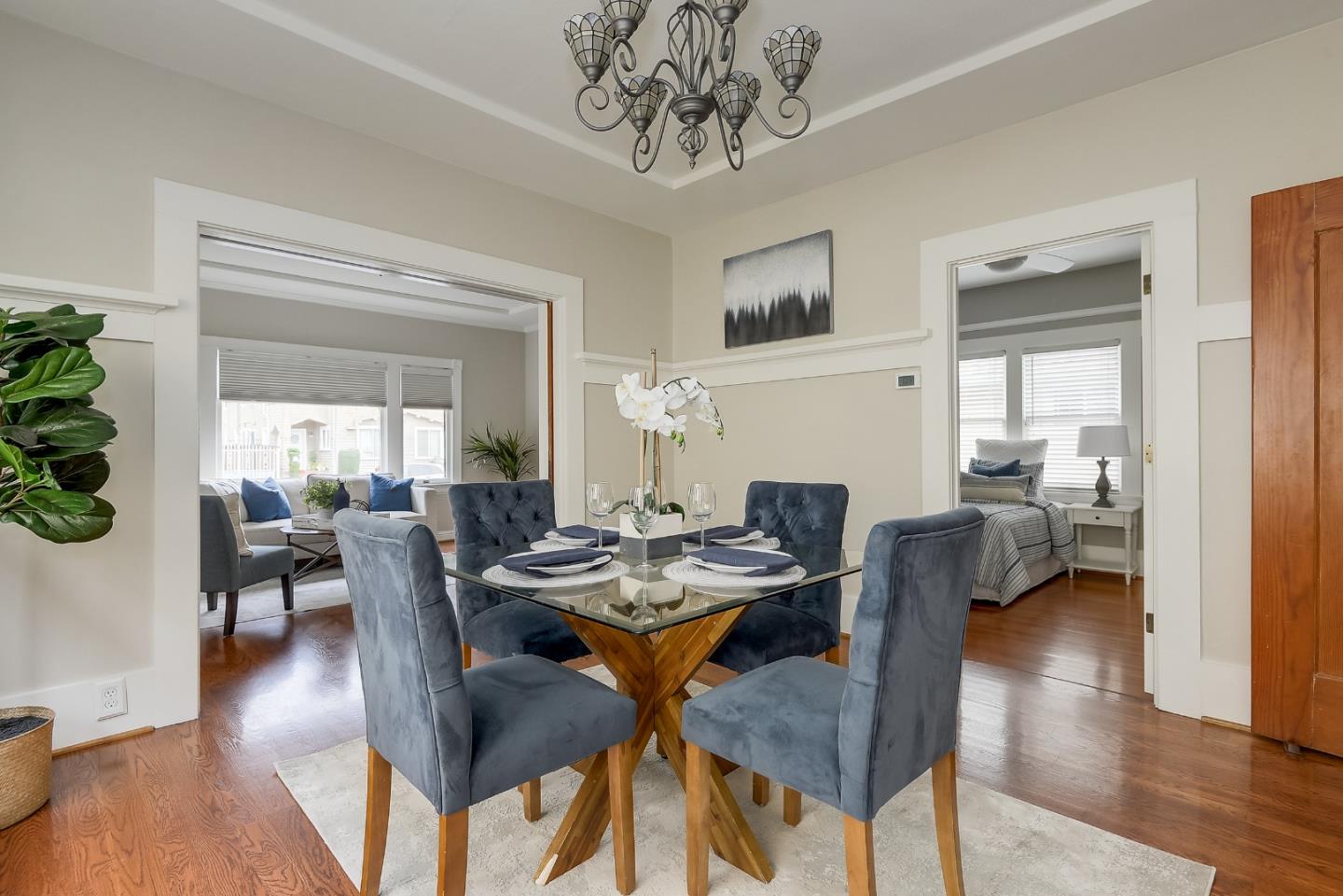 322 E Saint James Street