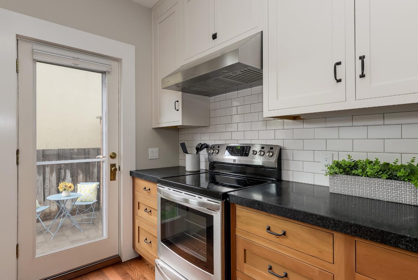 322 E Saint James Street