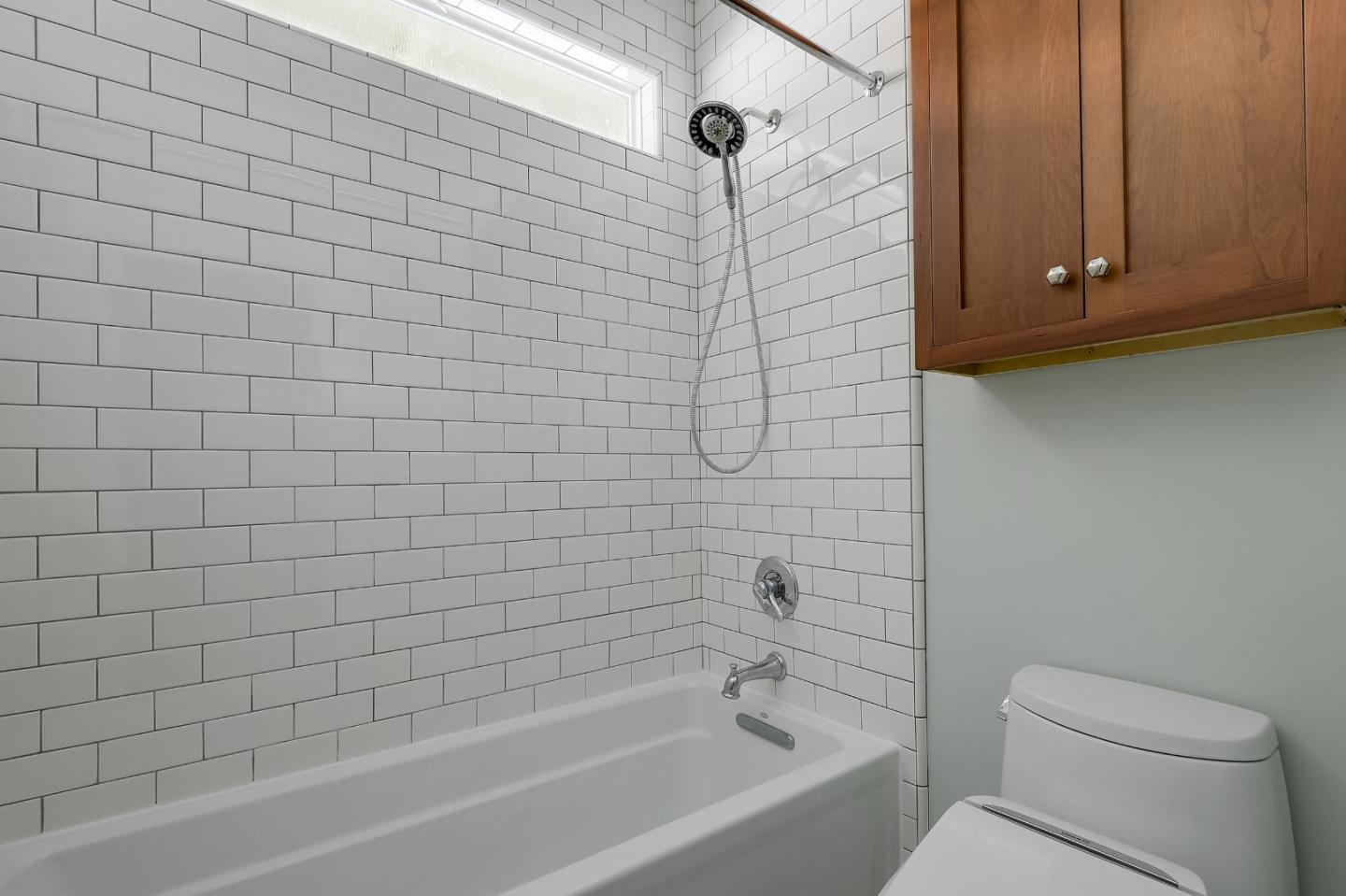 322 E Saint James Street