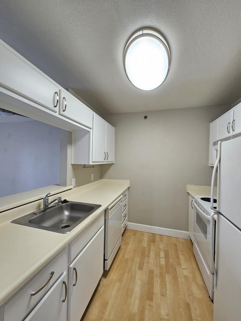 695 Bristol Drive Unit: 380