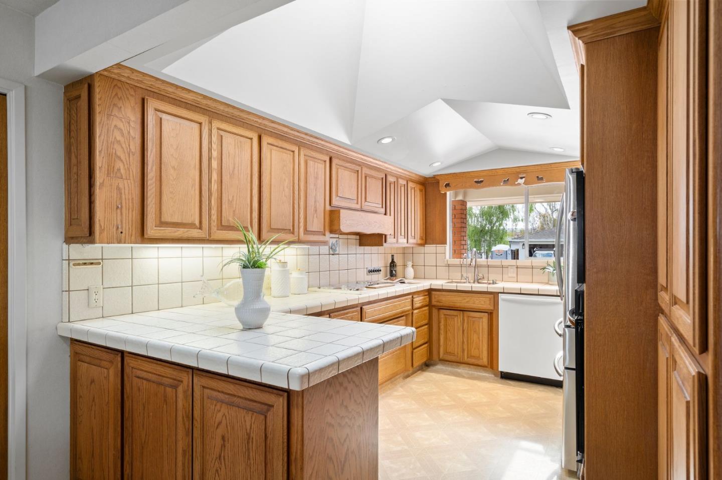 1742 Willow Creek CT