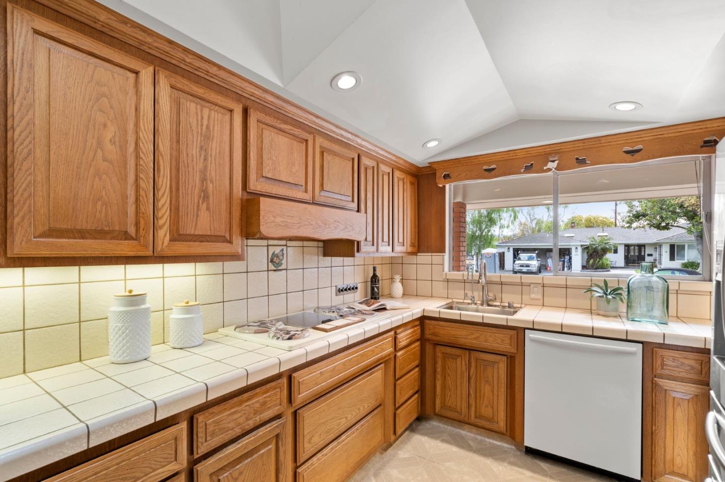 1742 Willow Creek CT