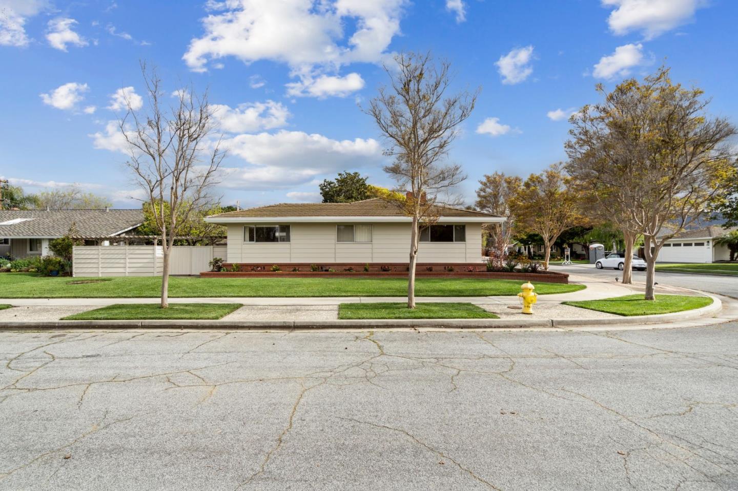 1742 Willow Creek CT