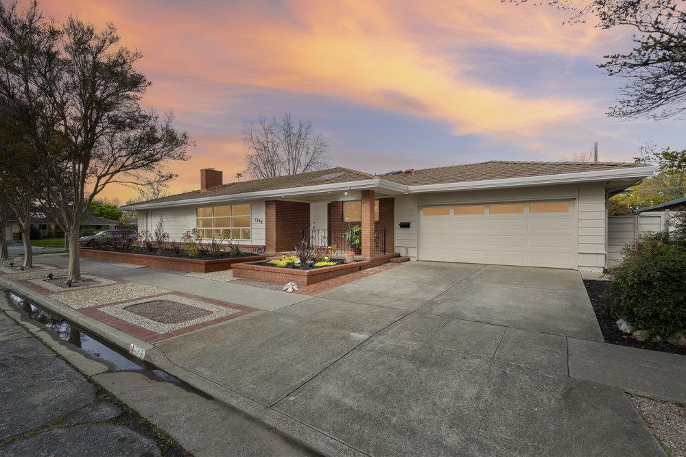 1742 Willow Creek CT