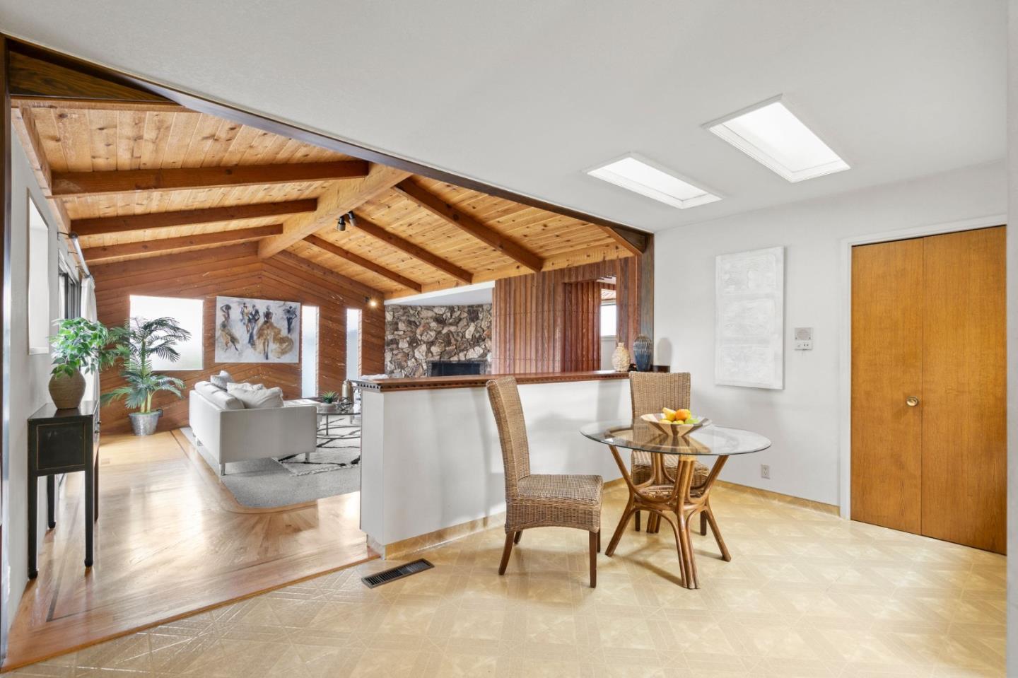 1742 Willow Creek CT