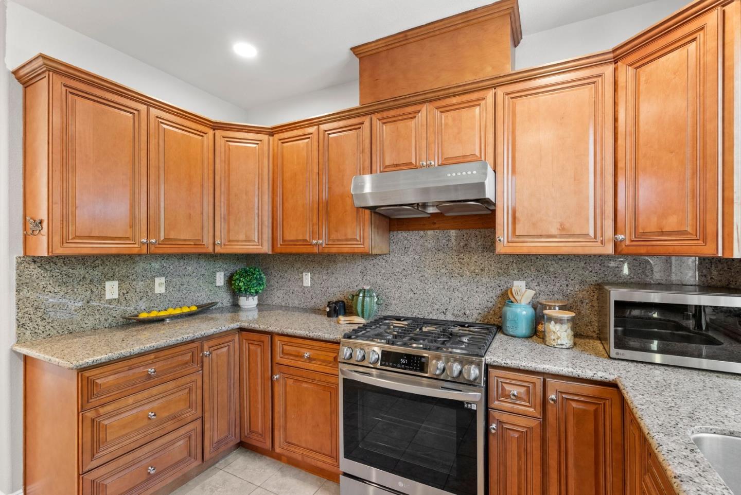 3239 Amidy Garden WAY