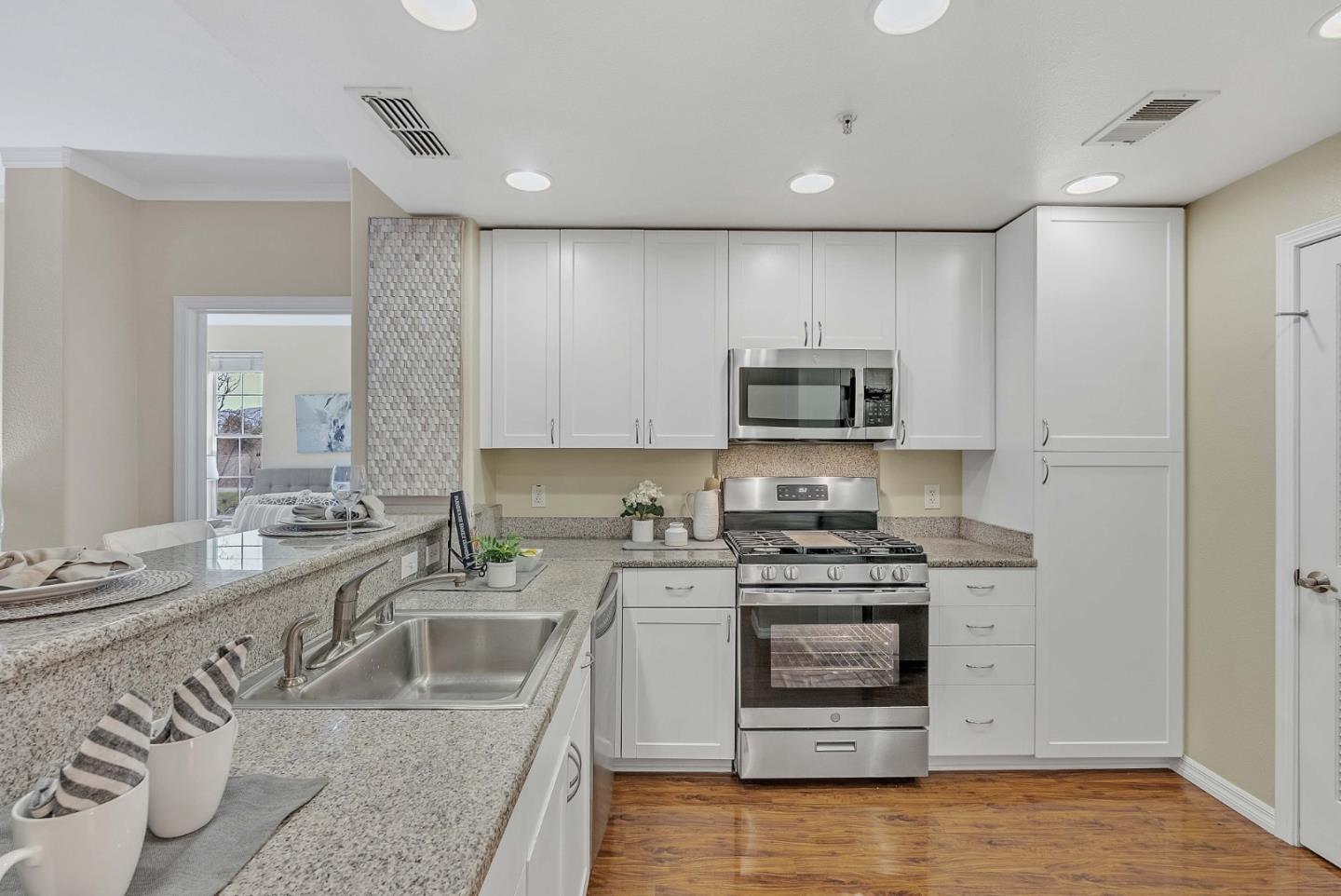 3901 Lick Mill BLVD 208