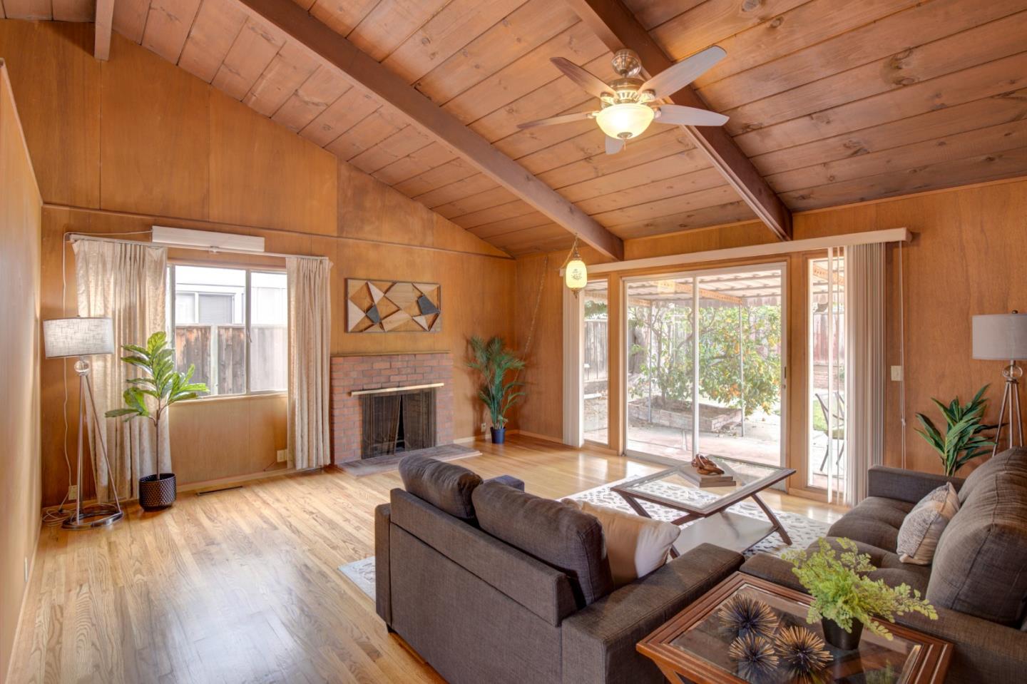 1158 W Mc Kinley AVE