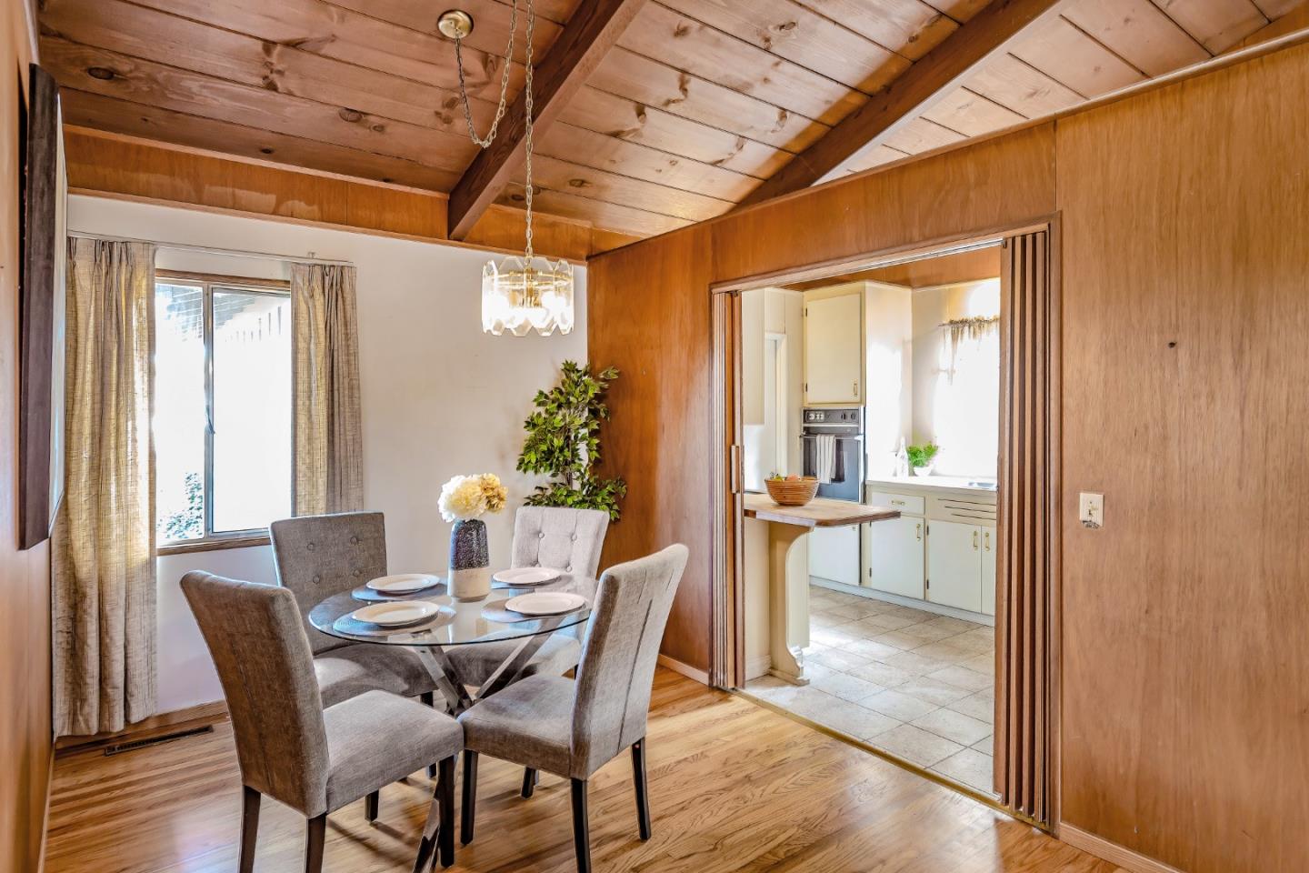 1158 W Mc Kinley AVE