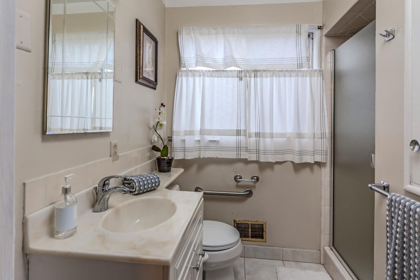 1158 W Mc Kinley AVE