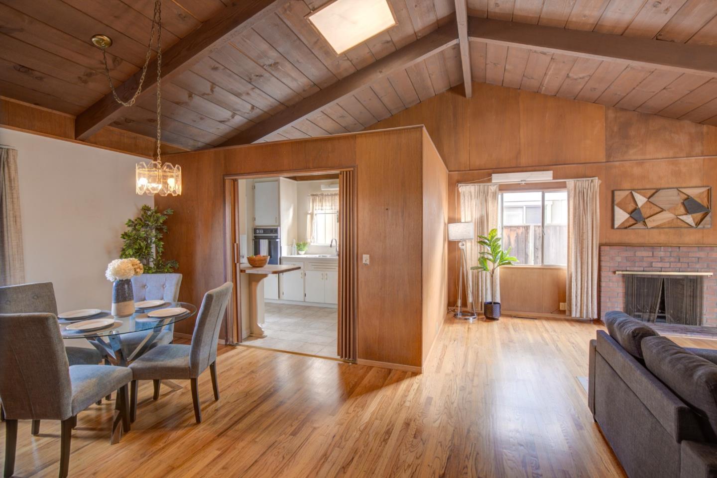 1158 W Mc Kinley AVE