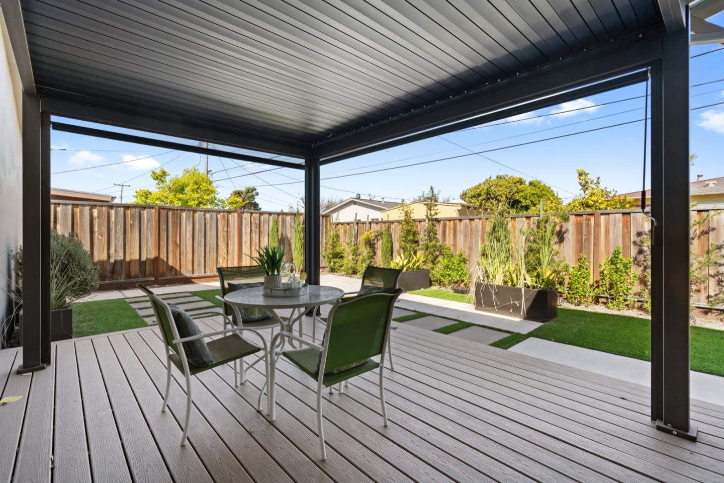 642 San Patricio AVE