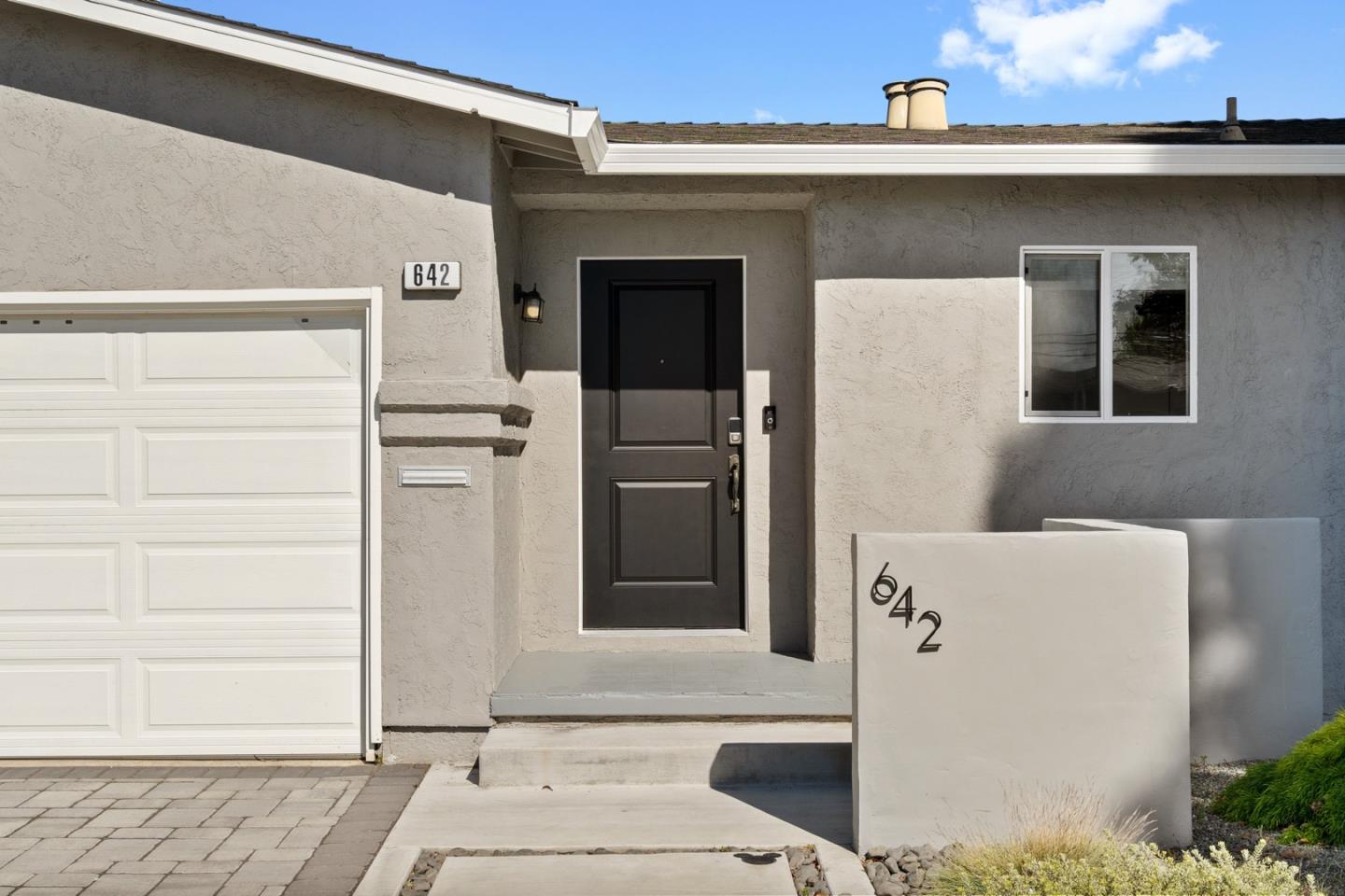 642 San Patricio AVE