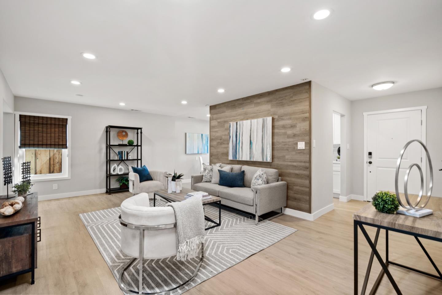 642 San Patricio AVE