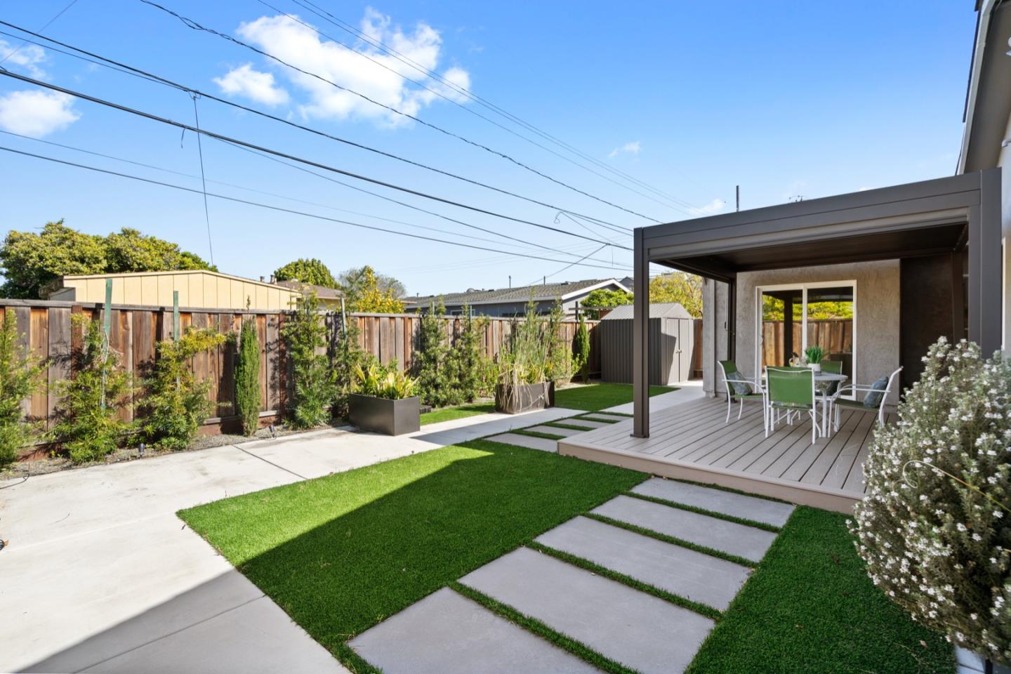 642 San Patricio AVE