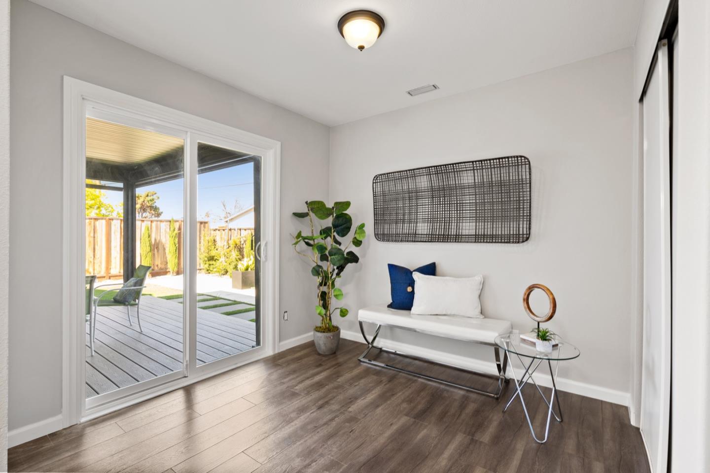 642 San Patricio AVE